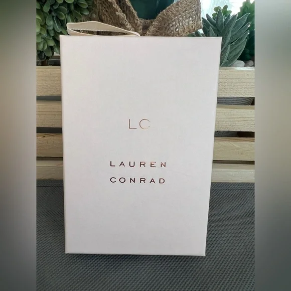 LC Lauren Conrad Gold Rose Engraved Necklace Earrings Set - Picture 3 of 3